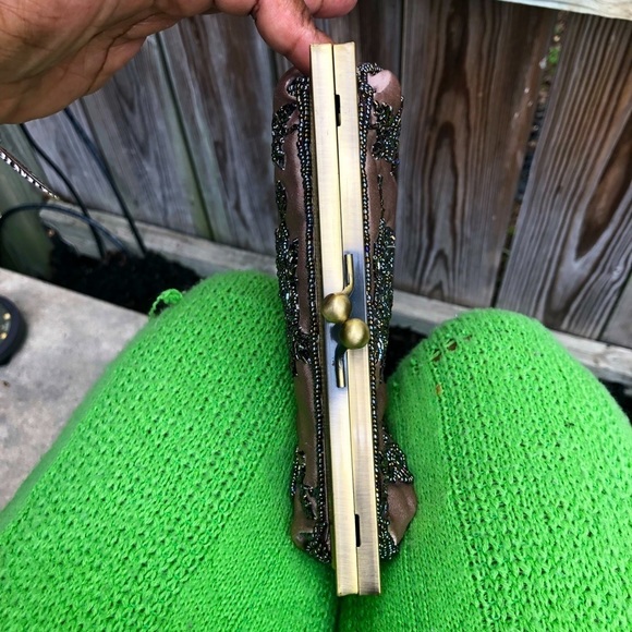 (SOLD) VINTAGE beaded beauty - Picture 6 of 16